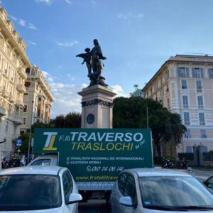 Fratelli Traverso traslochi Genova statua